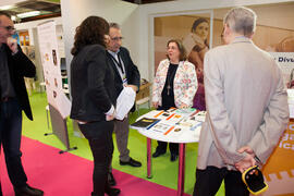 Estand del Servicio de Publicaciones y Divulgación Científica. Jornadas de Puertas Abiertas de la Universidad de Málaga. Complejo Polideportivo Universitario. Abril de 2016