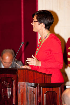 Intervención de María Gámez en la entrega de la Medalla de la Ciudad y el título de Hijo Predilecto a Eugenio Chicano. Ayuntamiento de Málaga. Octubre de 2014