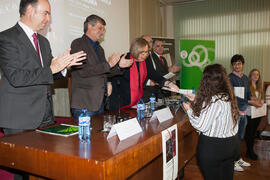 Entrega de premios a los alumnos ganadores de la VIII Olimpiada Local de Economía. Facultad de Ciencias Económicas y Empresariales. Febrero de 2016