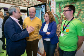 José Ángel Narváez en el estand del Centro de Magisterio María Inmaculada. Jornadas de Puertas Abiertas de la Universidad de Málaga. Complejo Polideportivo Universitario. Abril de 2018