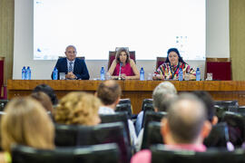 Isabel María Abad presenta las VI Jornadas Nacionales y I Jornada Internacional JIDERE 2015. Facultad de Ciencias Económicas y Empresariales. Julio de 2015