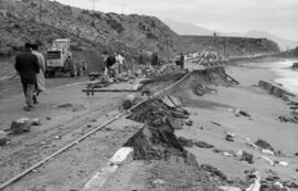 Málaga. Obras de remodelación de la Carretera de Cádiz tras los destrozos causados por el temporal de viento. Enero de 1963