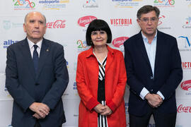 Pedro Montiel, Tecla Lumbreras y Antonio Rengel. Inauguración de la exposición "Málaga en el Objetivo". Complejo Polideportivo Universitario. Mayo de 2019