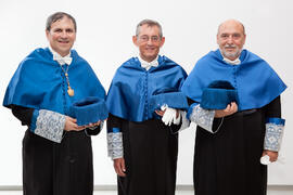 Miguel Delibes de Castro junto a Francisco Palma y Mario Vargas en su investidura como Doctor "Honoris Causa" por la Facultad de Ciencias de la Universidad de Málaga. Junio de 2014