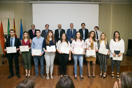 Entrega de diplomas acreditativos. Primer encuentro "10Graduadxs10". Facultad de Ciencias Económicas y Empresariales. Octubre de 2017