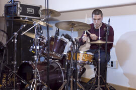 Presentación de videoclip y concierto del taller "1+1 Fusión Cultural Atalaya, 2ª Fase" por la Universidad de Málaga. Paraninfo. Abril de 2010