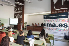 Intervención de una alumna. Graduación del alumnado del CIE de la Universidad de Málaga. Centro Internacional de Español. Septiembre de 2015