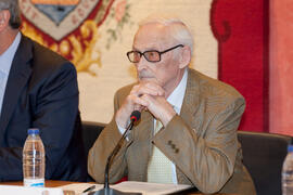 Guillermo Jiménez Smerdou en la conferencia de Diego Carcedo ‘Porfirio Smerdou, un héroe casi anónimo’. Foro Alumni-UMA. Colegio de Abogados de Málaga. Junio de 2014