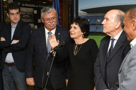 Intervención de Tecla Lumbreras en la inauguración de la exposición "La Rosaleda en 75 imágenes". Complejo Polideportivo Universitario. Marzo de 2017