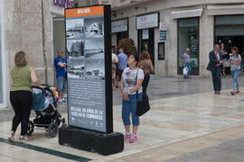 Exposición "Málaga, 50 años de la Facultad de Económicas". Calle Larios. Junio de 2015