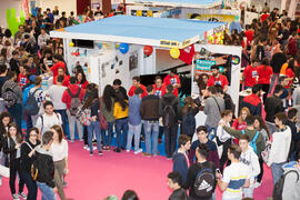 Estand de la Escuela Superior de Ingenierías Industriales. Jornadas de Puertas Abiertas de la Universidad de Málaga. Complejo Polideportivo Universitario. Abril de 2016