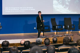 Anna Heringer. Conferencia inaugural del curso 2018-2019 de la Escuela Técnica Superior de Arquitectura de la Universidad de Málaga. Paraninfo. Octubre de 2018
