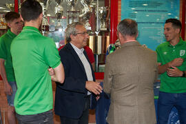 Entrega de la Copa del Rey de fútbol sala de BeSoccer UMA Antequera a la Universidad. Complejo Polideportivo Universitario. Mayo de 2022