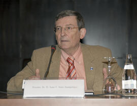 Juan F. Sanz. Panel Institucional. 2º Congreso Internacional de Actividad Físico-Deportiva para Mayores de la Universidad de Málaga. Palacio de Ferias y Congresos de Málaga. Marzo de 2007
