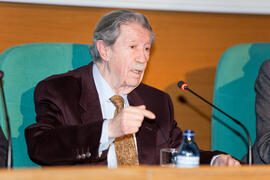 Encuentros con Cultura: Manuel Alcántara. Edificio del Rectorado. Marzo de 2013