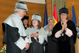 Investidura como Doctores "Honoris Causa" de Michelle Mattelart y Armand Mattelart por la Facultad de Ciencias de la Comunicación de la Universidad de Málaga. Rectorado. Abril de 2014
