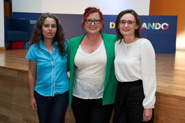 Isabel Guerrero, Clara Grima y Carmen Rosa García momentos previos a la conferencia "Dialogando" con Clara Grima. Escuela de Ingenierías Industriales de la Universidad de Málaga. Mayo de 2024