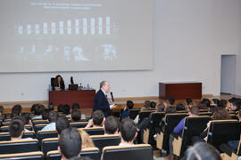Conferencia de José María Gay de Liébana "La economía y las cuentas del fútbol europeo". Paraninfo. Abril de 2016