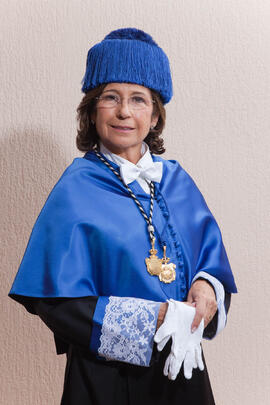 Retratos de D.ª Victoria Atencia García como Doctora "Honoris Causa" por la Universidad de Málaga. Diciembre de 2011