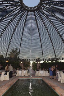 Cena de gala con motivo al homenaje para los jubilados y personal que cumple 25 años de servicio en la Universidad de Málaga. Jardín Botánico. Junio de 2010