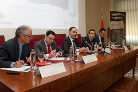 Mesa de trabajo "Palancas de crecimiento: una visión sectorial", durante la jornada del II Día de la Economía Andaluza. Facultad de Ciencias Económicas y Empresariales. Febrero de 2015