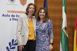 Isabel María Abad y Macarena Parrado. I Premios del Aula de Economía y Deporte de la Universidad de Málaga. Edificio del Rectorado. Febrero de 2024