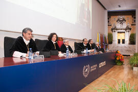 Mesa presidencial en la imposición de la Medalla de Oro de la Universidad de Málaga a la Universidad de Granada. Paraninfo. Diciembre de 2016