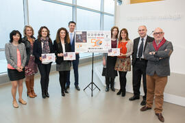 Foto de grupo tras la presentación del décimo de lotería conmemorativo del 50 Aniversario de la Facultad de Económicas. Diputación Provincial de Málaga.Facultad de Ciencias Económicas y Empresariales. Abril de 2016