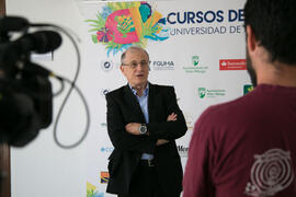 Eduard Escrich en photocall. Curso "El aceite de oliva, salud, cultura y riqueza de los pueblos mediterráneos". Cursos de Verano de la Universidad de Málaga. Vélez Málaga. Julio de 2018
