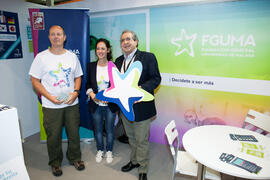 José Ángel Narváez en estand de la Fundación General de la UMA. Jornadas de Puertas Abiertas de la Universidad de Málaga. Complejo Polideportivo Universitario. Abril de 2016