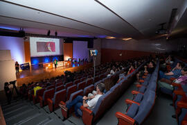 Conferencia "Dialogando" con Clara Grima. Escuela de Ingenierías Industriales de la Universidad de Málaga. Mayo de 2024