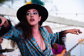 Concierto de Julia Martín. Festival solidario en los Baños del Carmen. Cursos de Verano de la Universidad de Málaga. Málaga. Julio de 2019