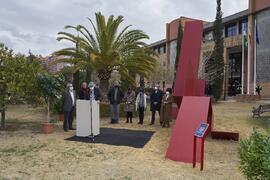 Intervención de Robert Harding. Inauguración de la escultura "6+1", de José Ignacio Díaz de Rábago. Facultad de Ciencias de la Educación y Psicología. Campus de Teatinos. Enero de 2022