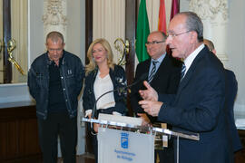 Francisco de la Torre. Entrega de los II Premios de Investigación de la Cátedra de Estudios Cofrades. Ayuntamiento de Málaga. Marzo de 2018