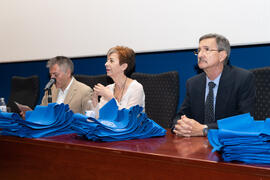 José Jesús Delgado, Isabel Jiménez y Jesús Cano. Graduación y clausura del curso del Aula de Mayores de la Universidad de Málaga. Paraninfo. Junio de 2019