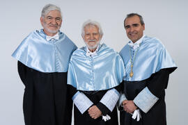 Retrato de Vicente Víctor Fernández, Miguel Sáenz Sagaseta y Juan Antonio Perles. Investidura de Miguel Sáenz Saraseta y Brian Harris como Doctores "Honoris Causa" por la Facultad de Filosofía y Letras de la Universidad de Málaga. Edificio del Rectorado. Febrero de 2020