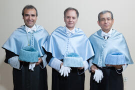 Retrato de Juan Antonio Perles, Hipólito Esteban y Antonio Soler previo a su investidura como Doctor "Honoris Causa" por la Facultad de Filosofía y Letras de la Universidad de Málaga. Paraninfo. Junio de 2016