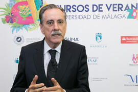 Tomás Valeriano Gómez. Curso "La externalización y remunicipalización de los servicios públicos". Cursos de verano 2018 de la Universidad de Málaga. Marbella. Julio de 2018