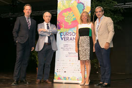 Foto de grupo. Inauguración de los Cursos de Verano de la Universidad de Málaga. Marbella. Julio de 2018