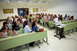 Alumnos y profesores durante la graduación en el CIE de la Universidad de Málaga. Centro Internacional de Español. Julio de 2014