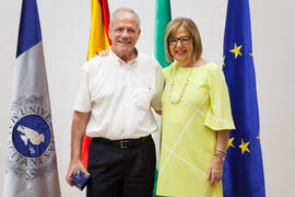 Retrato con la rectora en el homenaje a los jubilados y al personal que cumple 25 años de servicio en la UMA. Paraninfo. Mayo 2015