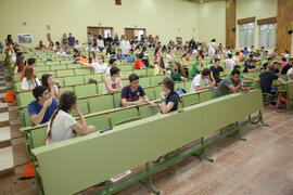 Examen en el aula Magna de la Facultad de Económicas y Empresariales. Olimpiada Española de Economía, Fase Nacional. Málaga. Junio de 2015