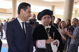 Juan Manuel Moreno Bonilla y José Ángel Narváez Bueno. Comitiva previa al Solemne Acto de Apertura del Curso Académico 2022/2023 de las Universidades Andaluzas. Escuela Técnica Superior de Ingeniería Informática y Telecomunicaciones. Septiembre de 2022