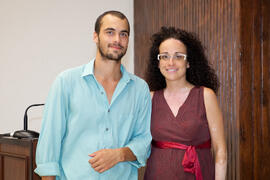 Cristina Ortega con un alumno en su graduación. Centro Internacional de Español. Agosto de 2014