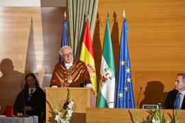 Investidura como Doctor "Honoris Causa" de D. Javier Aracil Santonja por la Escuela Técnica Superior de Ingeniería Industrial de la Universidad de Málaga. Rectorado. Diciembre de 2013