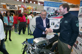 José Ángel Narváez en el estand de Ingenierías Industriales. Jornadas de Puertas Abiertas de la Universidad de Málaga. Complejo Polideportivo Universitario. Abril de 2018