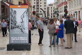 Exposición "Málaga, 50 años de la Facultad de Económicas". Calle Larios. Junio de 2015