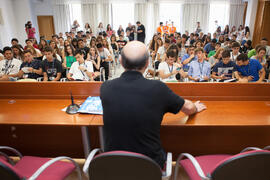 Conferencia. Visita guiada por el centro histórico. Olimpiada Española de Economía, Fase Nacional. Cofradía de los Estudiantes. Málaga. Junio de 2015