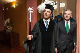 José Carlos Haro y Miguel Porras momentos antes de la investidura como Doctor "Honoris Causa" de Jean-Marie Lehn por la Facultad de Ciencias de la Universidad de Málaga. Edificio del Rectorado. Junio 2015