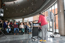 Presentación de la instalación "Biblioteca de Babel XIII", de José Ignacio Díaz de Rábago. Biblioteca General. Enero de 2018